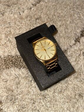 Nixon Sentry Bracelet Watch 42mm In Gold Stainless Steel NWT
